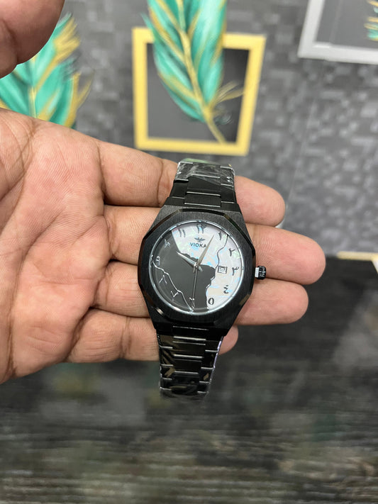 Arabic Aura Black & White